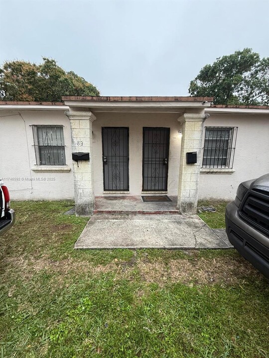 1281 NW 57th St in Miami, FL - Building Photo