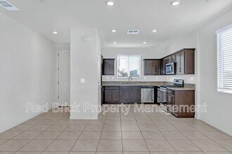 393 Sullivan Dr in Merced, CA - Building Photo - Building Photo