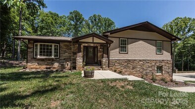 8511 Viking Dr in Waxhaw, NC - Building Photo - Building Photo