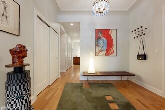 815 W Gunnison St in Chicago, IL - Building Photo - Building Photo
