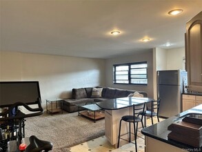 25 Elizabeth St in Oyster Bay, NY - Building Photo - Building Photo