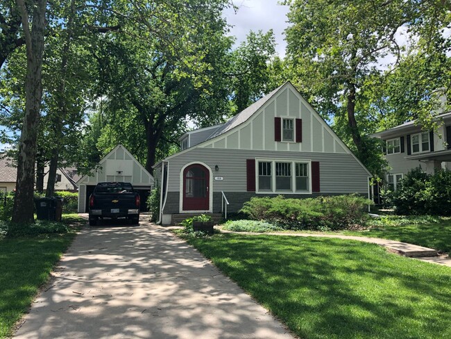 property at 105 W 20th Ave