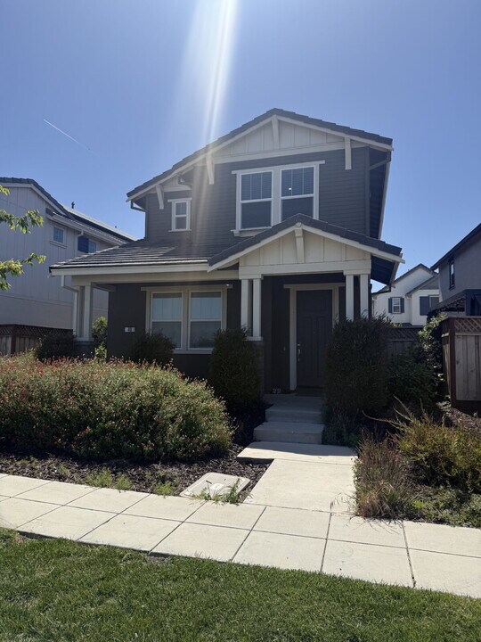 40 Tuso Ranch Rd in Tracy, CA - Building Photo