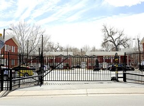 Evergreen Manor in Denver, CO - Building Photo - Building Photo