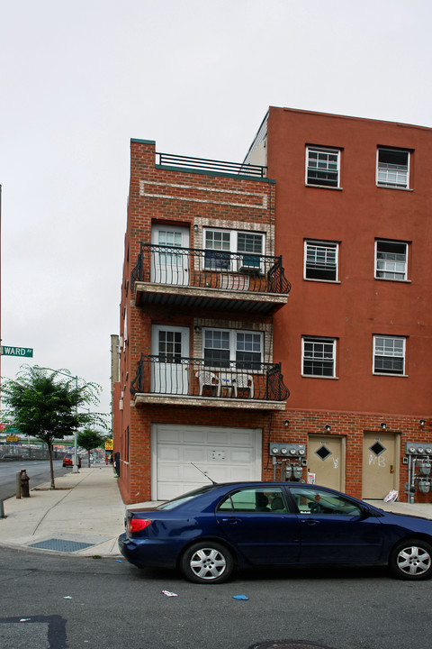 1001 Ward Ave in Bronx, NY - Building Photo