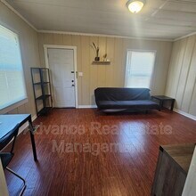 3010 Franklin Blvd in Sacramento, CA - Building Photo - Building Photo
