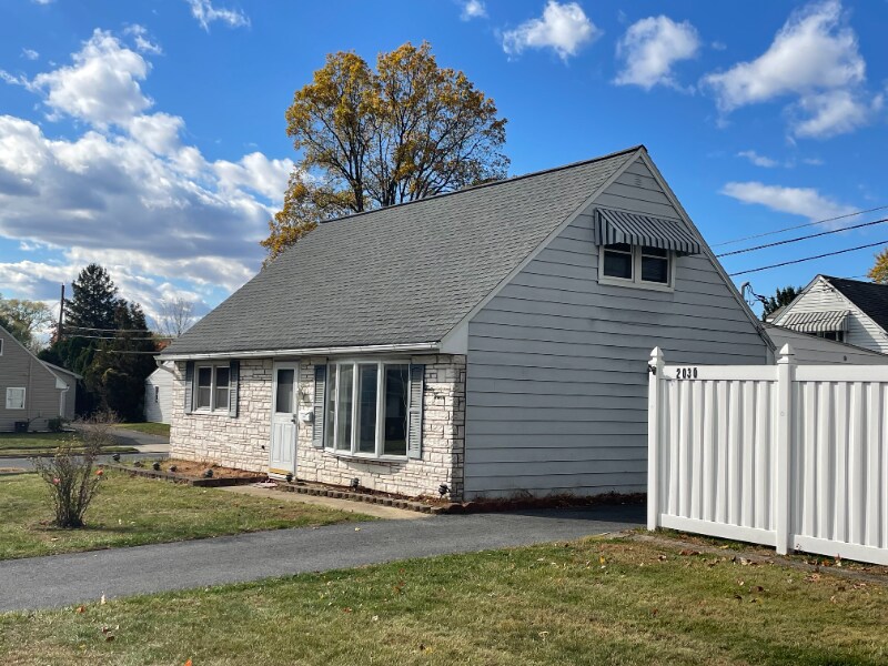 2030 Eastman Ave in Bethlehem, PA - Building Photo