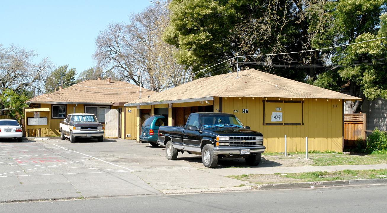 517 Olive St in Santa Rosa, CA - Building Photo