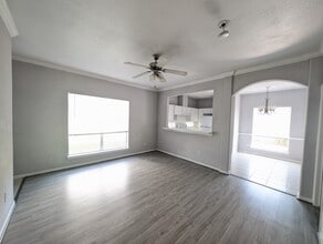 6289 Wilcrest Dr in Houston, TX - Building Photo - Building Photo