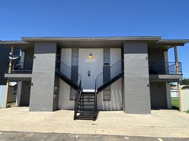 3204 Salisbury Ave in Lubbock, TX - Building Photo