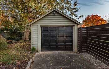 4306 Briarwood Rd in Louisville, KY - Building Photo - Building Photo