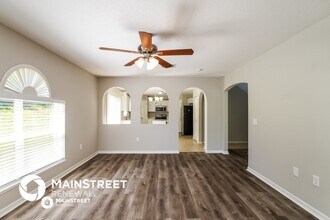 517 Ridges Dr in Dundee, FL - Foto de edificio - Building Photo