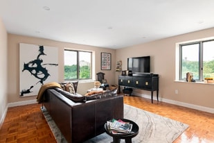 300 W 135th St in New York, NY - Building Photo