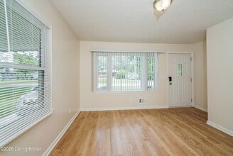 2224 Peaslee Rd in Louisville, KY - Building Photo - Building Photo