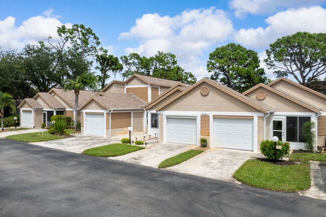 Villas of Fountain Lakes