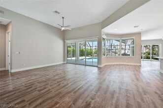 4231 Crayton Rd in Naples, FL - Building Photo - Building Photo