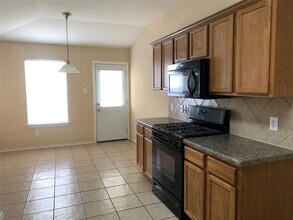 2338 Green Meadows Ln in Buda, TX - Building Photo - Building Photo