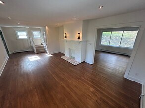 8527 Westwood Rd in Pittsburgh, PA - Building Photo - Building Photo