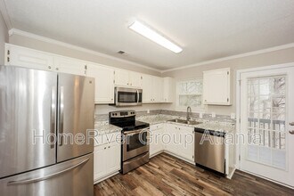 4050 Robin Cir in College Park, GA - Building Photo - Building Photo