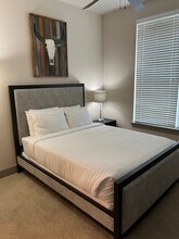 5720 Carnegie Blvd in Charlotte, NC - Building Photo - Building Photo