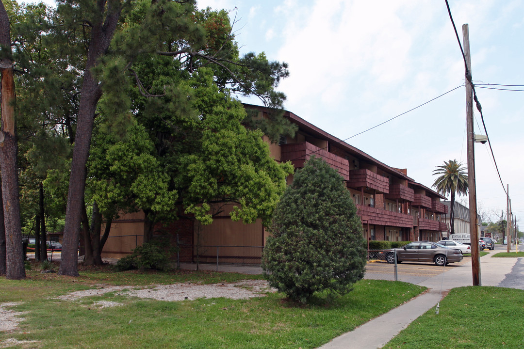 Central Village Apartments in New Orleans, LA - Building Photo