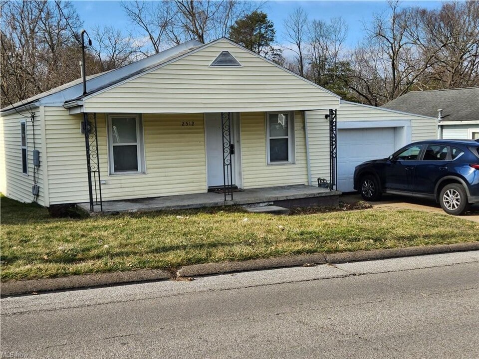 2512 Nash St in Parkersburg, WV - Building Photo