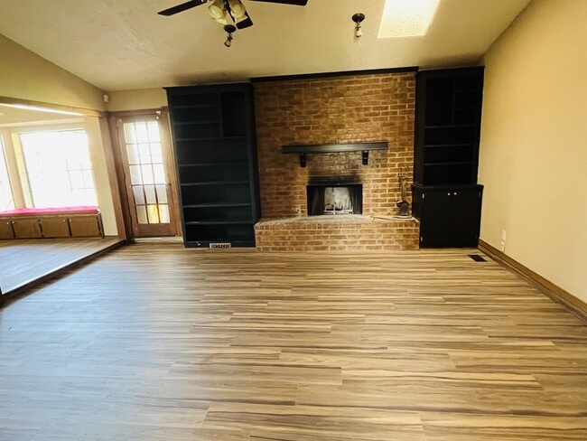2109 Tracys Terrace in Edmond, OK - Foto de edificio - Building Photo