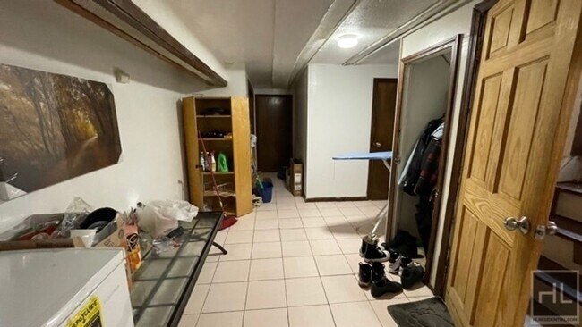 1228 New York Ave, Unit BASEMENT in Brooklyn, NY - Building Photo - Building Photo