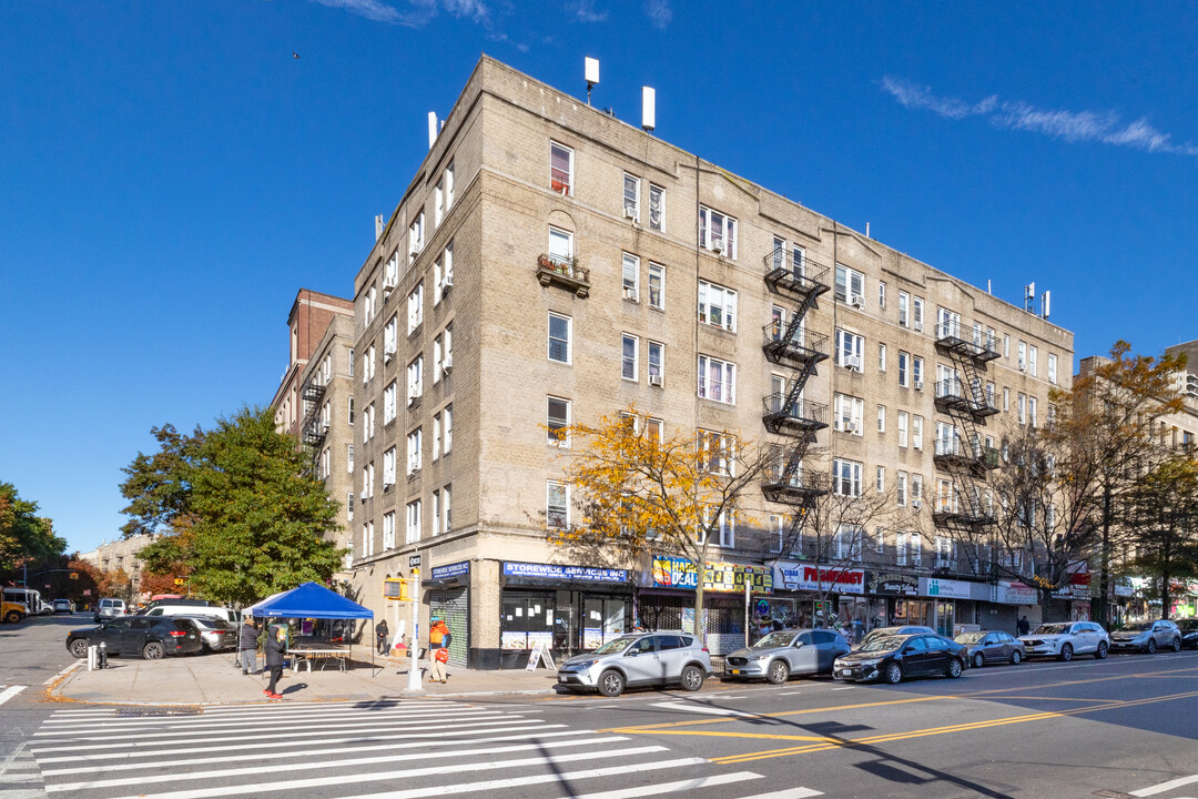 1301 Saint Nicholas Ave in New York, NY - Foto de edificio