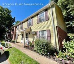 323 N School Pl in Dallastown, PA - Building Photo