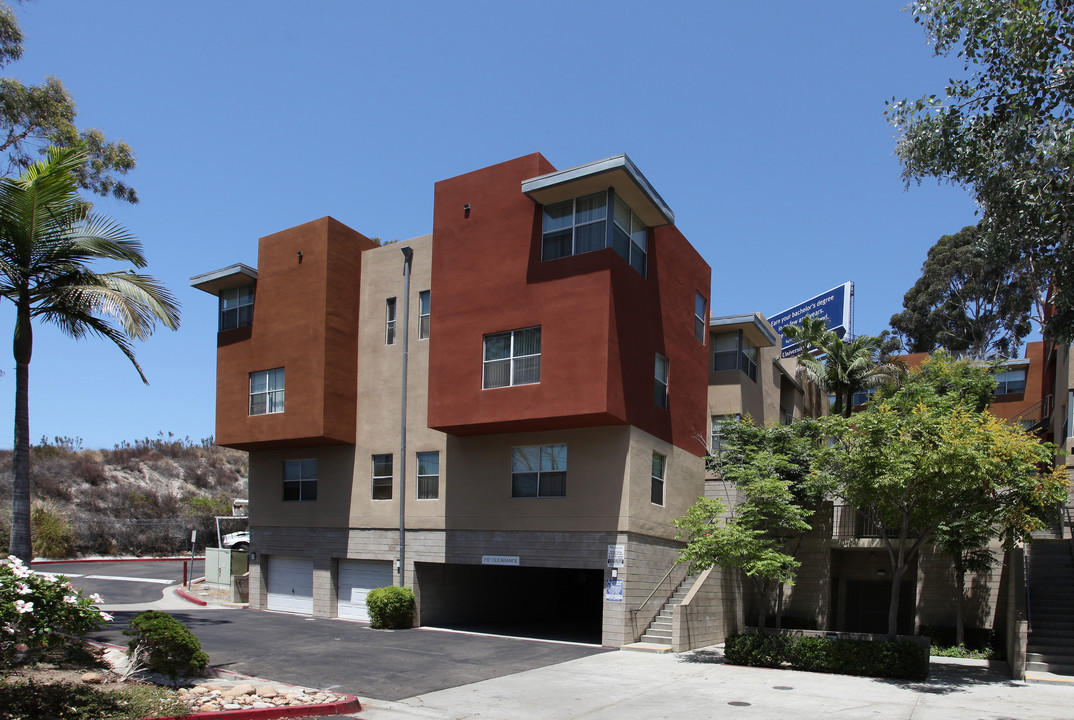 Mission Terrace in San Diego, CA - Foto de edificio