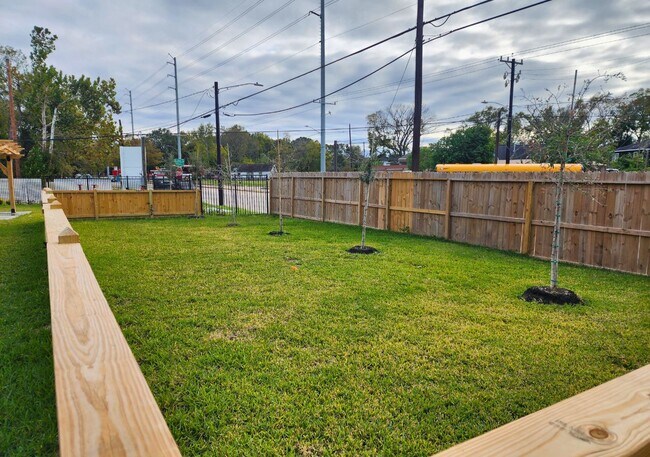 8111 Esther Acres Ln in Houston, TX - Building Photo - Building Photo