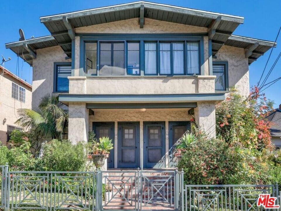 1126 Mohawk St in Los Angeles, CA - Building Photo