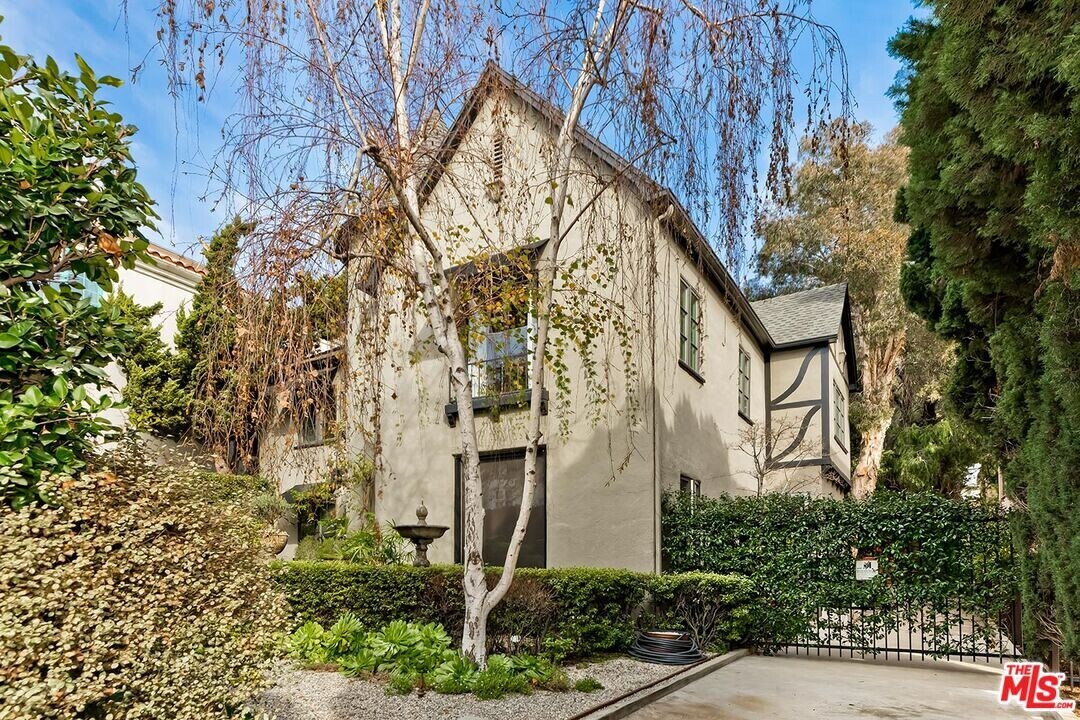 1282 N Harper Ave in West Hollywood, CA - Building Photo