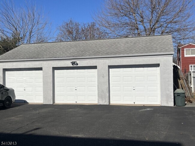 15 Regent St in North Plainfield, NJ - Foto de edificio - Building Photo