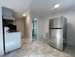 52 Sunmount Rd in Toronto, ON - Building Photo - Building Photo