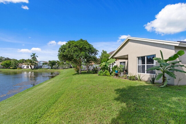 5078 Willow Pond Rd W in West Palm Beach, FL - Building Photo - Building Photo