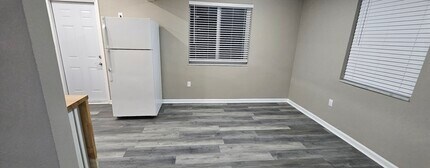 2763 SW 32nd Ave in Miami, FL - Building Photo - Building Photo