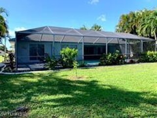 121 SE 21st St in Cape Coral, FL - Foto de edificio - Building Photo