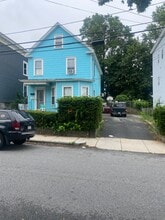39 Saint James St, Unit 2 in Lowell, MA - Foto de edificio - Building Photo