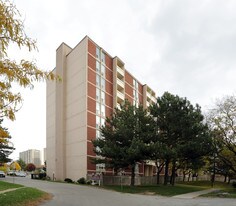 Valley View Condominium in Hamilton, ON - Building Photo