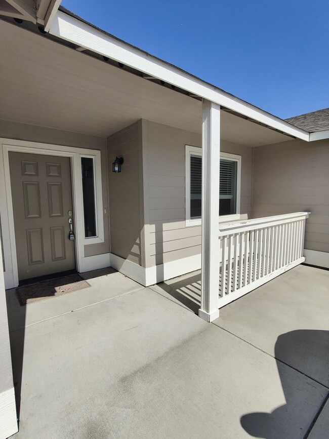1670 Cactus Loop in Richland, WA - Building Photo - Building Photo
