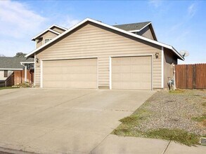 7807 Vendovi Dr in Pasco, WA - Building Photo - Building Photo