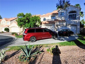 5432 Royal Vista Ln in Las Vegas, NV - Building Photo - Building Photo