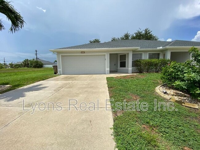 909 SE 14th St in Cape Coral, FL - Building Photo - Building Photo
