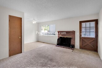 6064 SW Valley Ave in Beaverton, OR - Foto de edificio - Building Photo