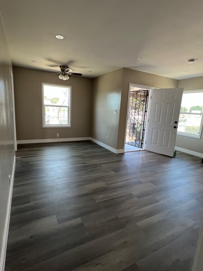 9332 S 6th Ave, Unit 9332 in Inglewood, CA - Building Photo - Building Photo