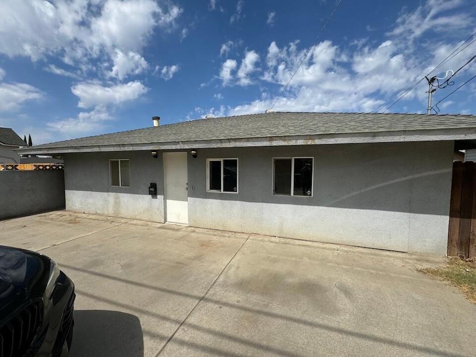 443 E St in Lemoore, CA - Building Photo