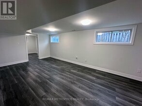 29 Alanbury Crescent in Toronto, ON - Building Photo - Building Photo