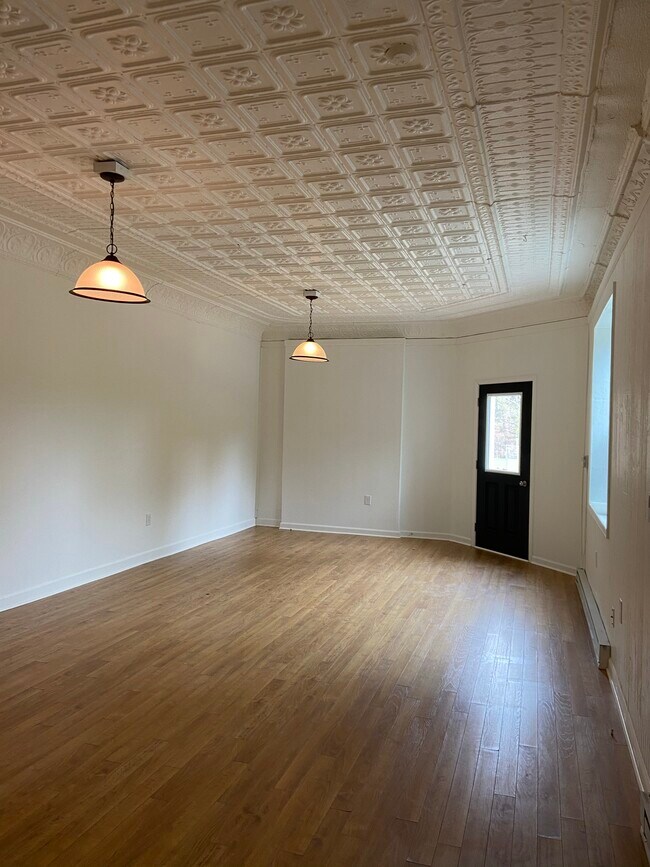 147 E Wyomissing Ave Apartments and Nearby Mohnton Apartments For Rent